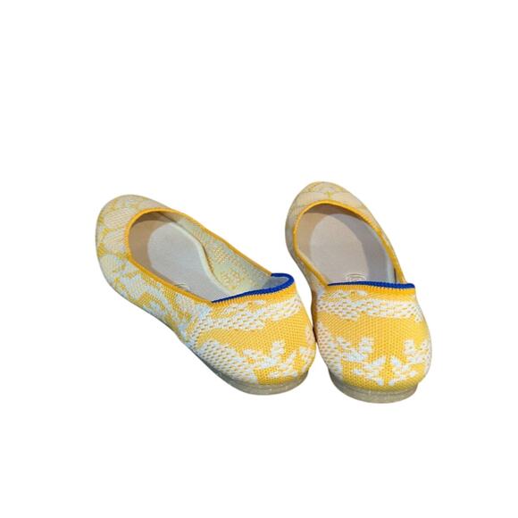 Rothy’s in yellow and white Daisy pattern Size 9 - Picture 2 of 9